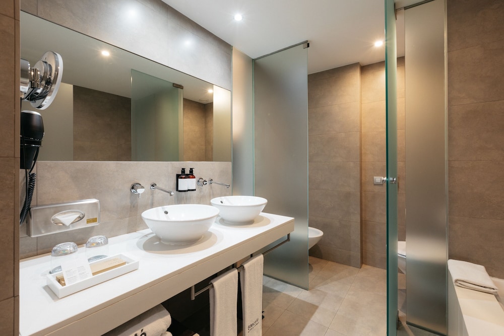 Suite junior del hotel Barcelo Valencia. Foto 4