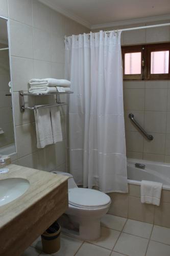 Habitación Doble Superior - 2 camas dobles del hotel Diego De Almagro San Pedro De Atacama. Foto 2