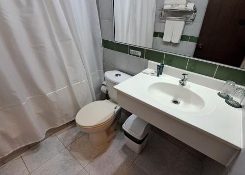 Habitación Doble Estándar del hotel Diego De Almagro San Pedro De Atacama. Foto 1