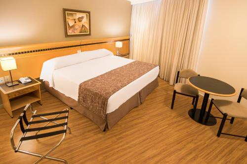 Habitación Estándar - Cama extragrande del hotel Golden Park Internacional Foz and Convenções