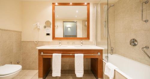 Suite Junior del hotel Ilunion Aqua 4. Foto 4