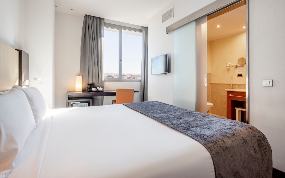 Junior Suite Familiar, del hotel Ilunion Aqua 4. Foto 3