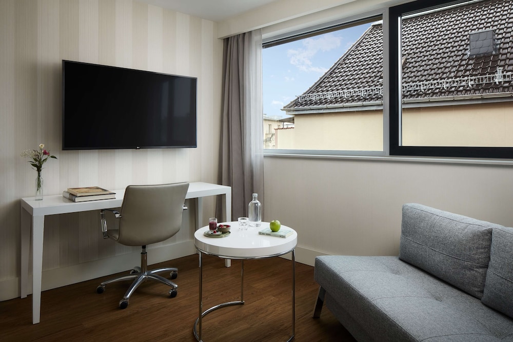Suite (Extra Bed 2 Adults + 1 Child) del hotel Avani Frankfurt City. Foto 3