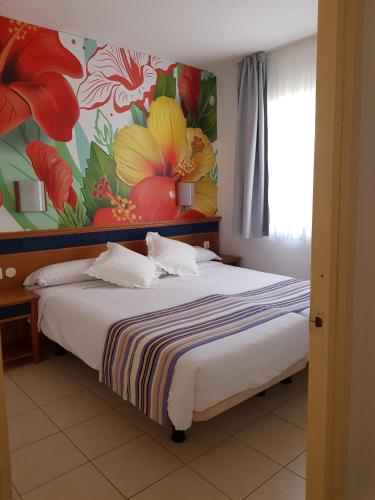 Apartamento de 1 dormitorio con balcón y vistas al mar del hotel Palm Garden by LIVVO. Foto 6