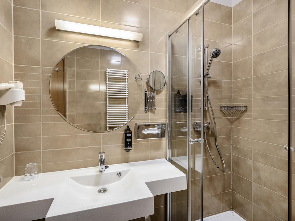 Habitación Classic con 1 cama doble del hotel Mercure Szekesfehervar Magyar Kiraly. Foto 3
