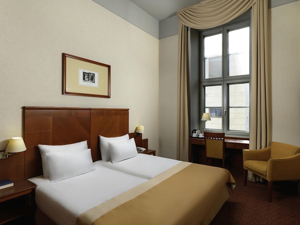 Habitación Superior con 1 cama doble del hotel Mercure Szekesfehervar Magyar Kiraly. Foto 3