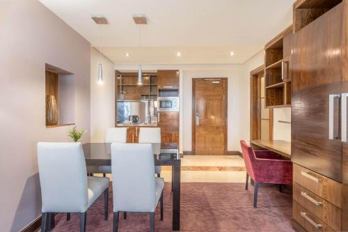 Suite Doble Deluxe del hotel Eurostars Suites Mirasierra. Foto 4