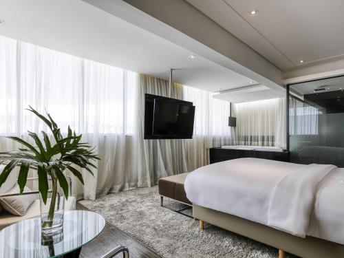Suite Ejecutiva con cama King del hotel Mercure Belo Horizonte Lourdes