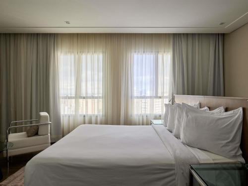 Suite Deluxe con 1 cama grande del hotel Mercure Belo Horizonte Lourdes