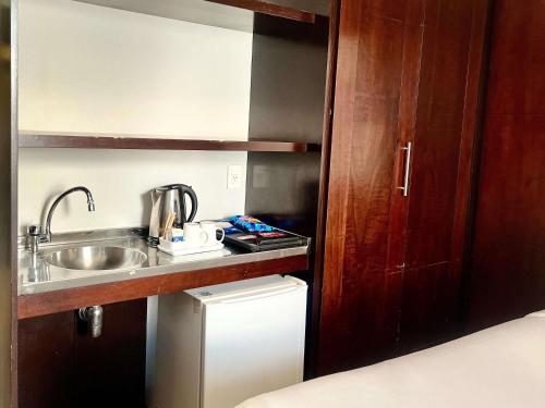 Habitación doble con 2 camas Clásica adaptada del hotel Mercure Belo Horizonte Lourdes