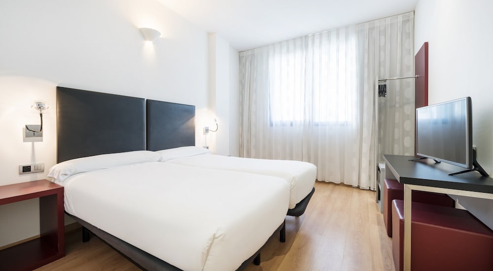 Habitación doble del hotel Ilunion Aqua 3. Foto 5
