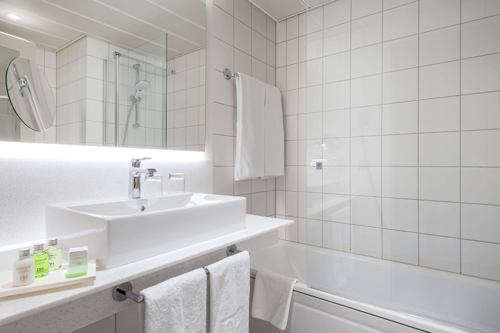 Habitación estándar doble del hotel Nh Köln Altstadt. Foto 6