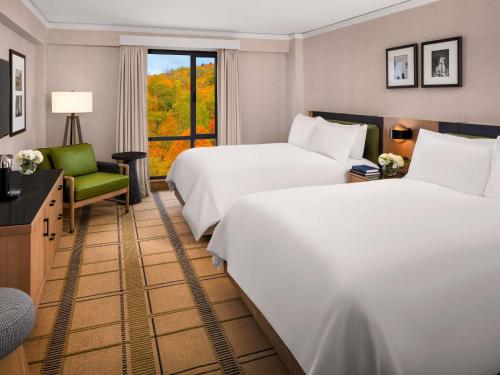 FAIRMONT 2 Queen Accesible con ducha de entrada lateral - 400sf, 37sm del hotel Fairmont Tremblant