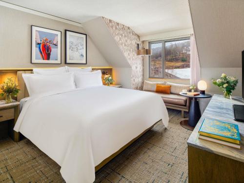 FAIRMONT GOLD SIGNATURE SUITE King - 685sf, 63sm, Acceso al salón con desayuno del hotel Fairmont Tremblant