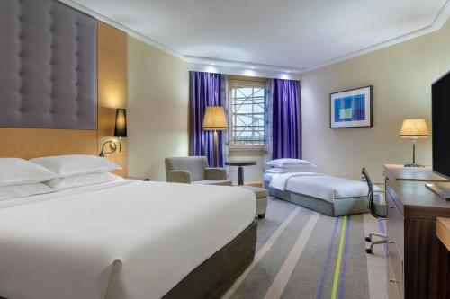 Habitación Triple Deluxe del hotel Sheraton Brussels Airport