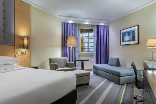 Habitación Triple Deluxe del hotel Sheraton Brussels Airport. Foto 2