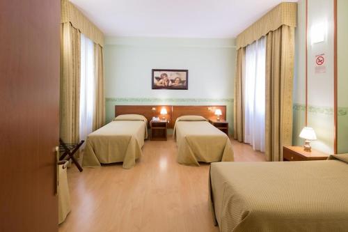 Habitación Familiar del hotel Terminus and Plaza. Foto 1