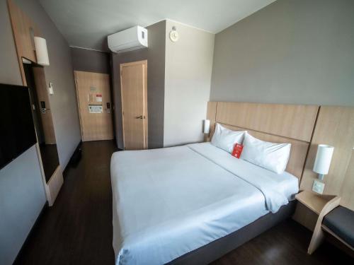 Habitación Doble con futón adicional para niño del hotel Ibis Medellin. Foto 3