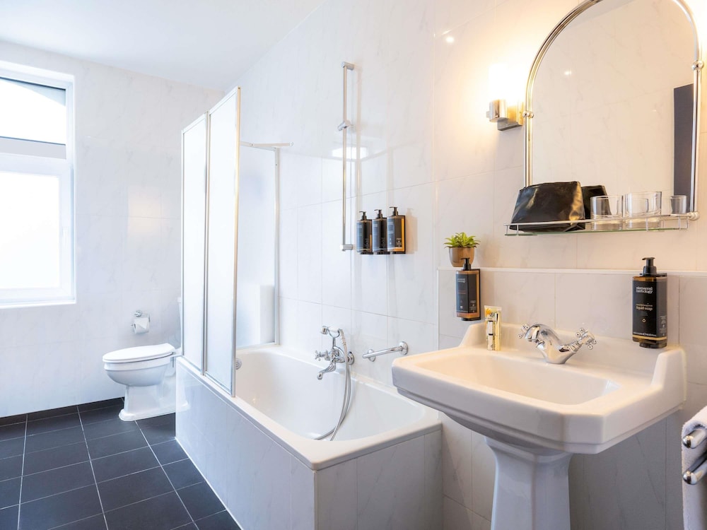 Habitación clásica con 2 camas individuales del hotel des Colonies Brussels by Mercure. Foto 9