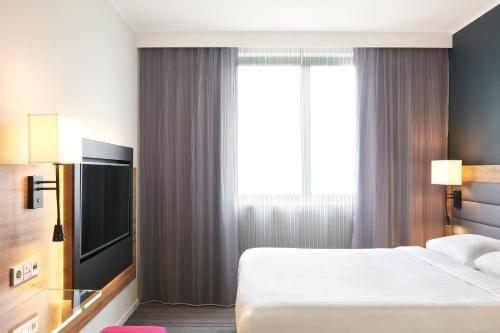 Habitación Moxy Sleeper con 1 cama grande del hotel Moxy Milan Linate Airport