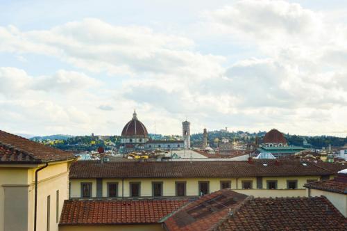 Suite con terraza del hotel The Social Hub Florence Lavagnini. Foto 3