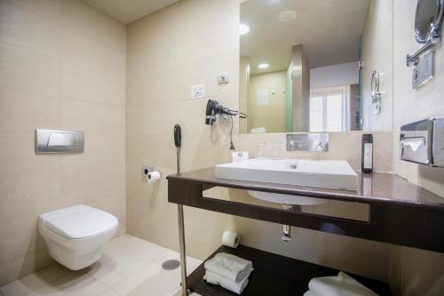 Habitación Doble con balcón del hotel ITC Jerez By Soho Boutique. Foto 5