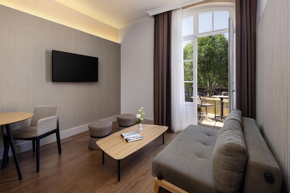 Habitación estándar (View) del hotel NH Brussels Carrefour de l'Europe. Foto 1