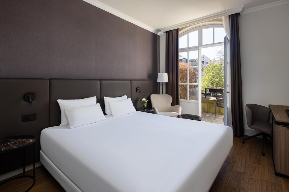 Habitación estándar (View) del hotel NH Brussels Carrefour de l'Europe. Foto 3