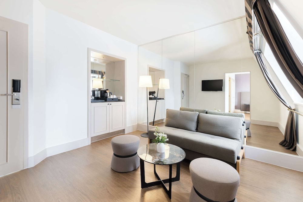 Suite (Extra Bed 2 Adults + 2 Children) del hotel NH Brussels Carrefour de l'Europe. Foto 5