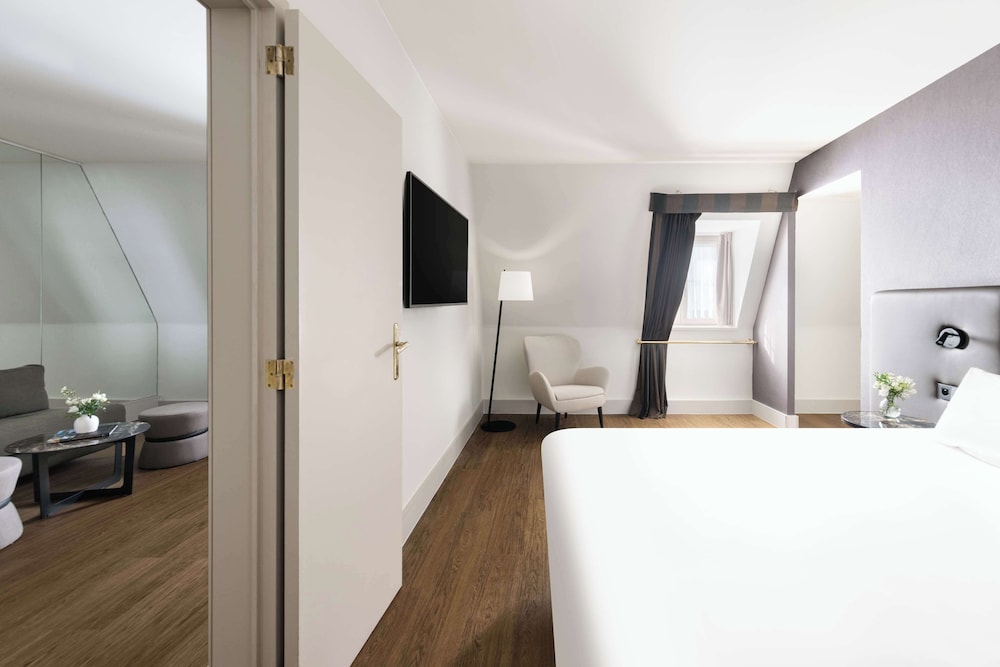 Suite (Extra Bed 2 Adults + 2 Children) del hotel NH Brussels Carrefour de l'Europe. Foto 10