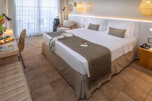 Apartamento Prime con vistas laterales al mar del hotel Serhs Natal Grand and Resort. Foto 1