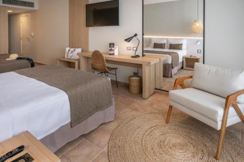 Apartamento Familiar Prime con vistas laterales al mar del hotel Serhs Natal Grand and Resort