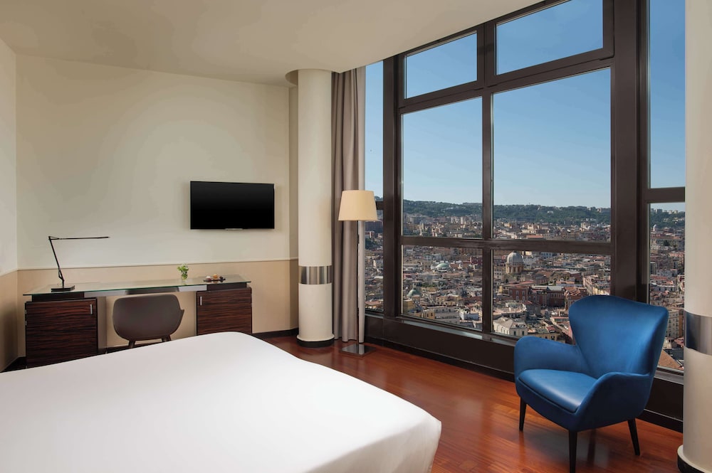Habitación Premium, vistas al mar del hotel Nh Napoli Panorama