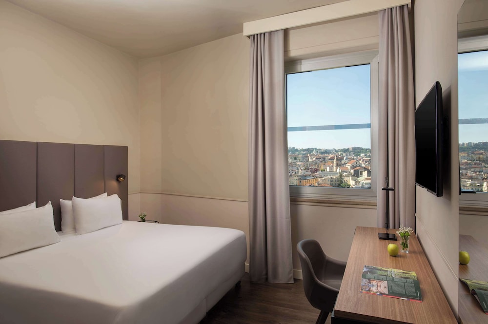 Habitación familiar (View) del hotel Nh Napoli Panorama