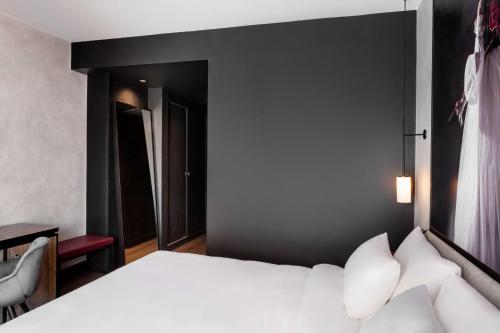 Habitación Estándar del hotel Radisson Red Madrid. Foto 1