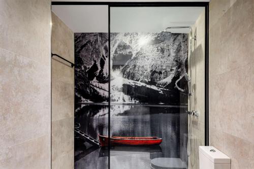 Habitación Estándar del hotel Radisson Red Madrid. Foto 5