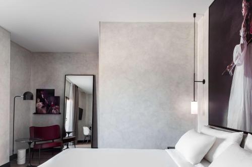 Habitación Superior del hotel Radisson Red Madrid. Foto 1
