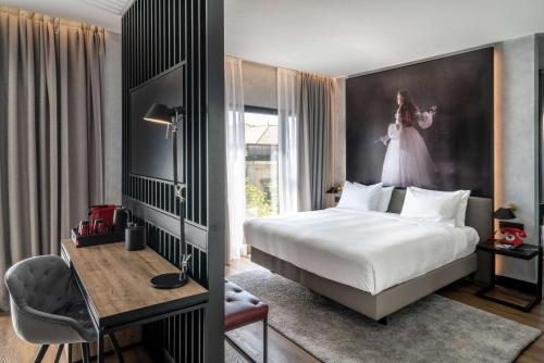 Habitación Familiar del hotel Radisson Red Madrid. Foto 1