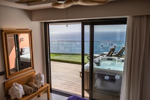 Villa con bañera de hidromasaje del hotel Serenity Amadores. Foto 6