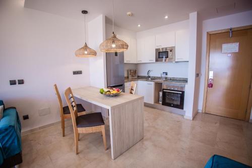 Apartamento Premium con vistas al mar del hotel Serenity Amadores. Foto 9