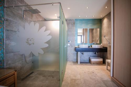 Villa con bañera de hidromasaje del hotel Serenity Amadores. Foto 1