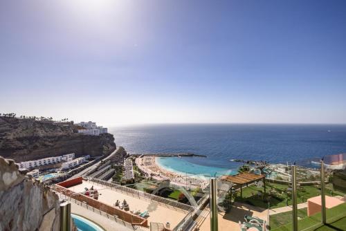 Top Floor Premium Apartment with Sea View del hotel Serenity Amadores. Foto 11