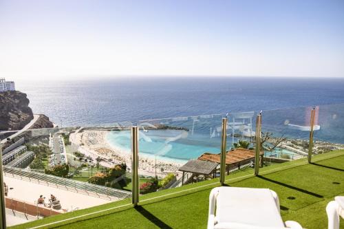 Top Floor Premium Apartment with Sea View del hotel Serenity Amadores. Foto 17