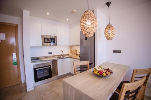 Apartamento Estándar con vistas al mar del hotel Serenity Amadores. Foto 1