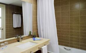 Habitación doble del hotel H10 Tindaya. Foto 1