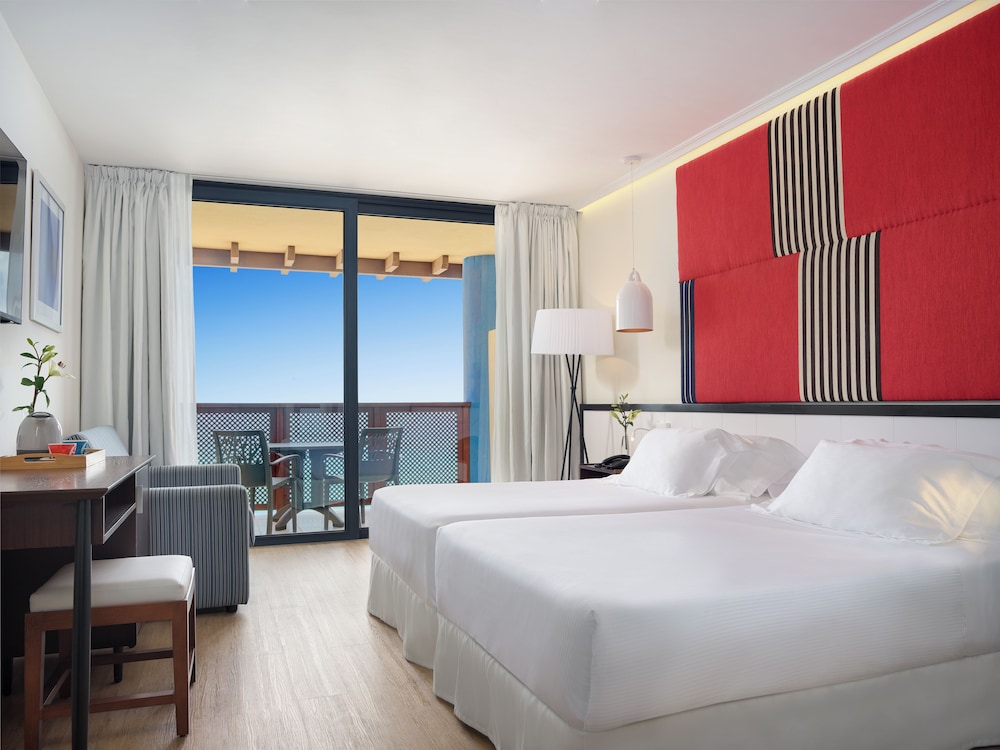 Habitación Superior con vistas al mar del hotel H10 Tindaya. Foto 1
