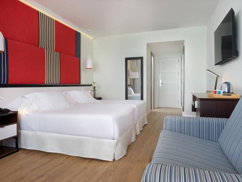 Habitación doble Vista Mar Balcón o Terraza Superior 2 Camas individuales del hotel H10 Tindaya. Foto 3