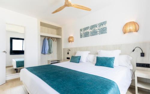 Habitación Cuádruple del hotel Bakour Lanzarote Splash. Foto 1