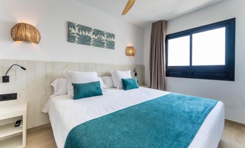 Habitación Cuádruple del hotel Bakour Lanzarote Splash. Foto 2