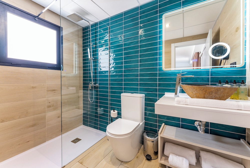 Habitación triple Confort del hotel Bakour Lanzarote Splash. Foto 5